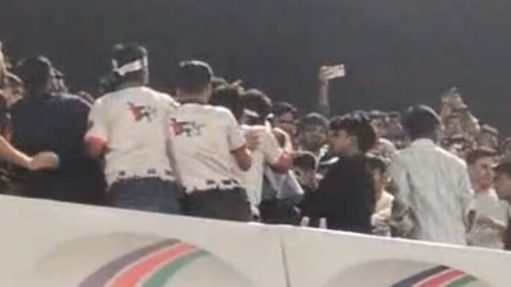 চট্টগ্রামে স্টেডিয়ামে ‘জয় বাংলা’ স্লোগানকে কেন্দ্র করে হাতাহাতি, আটক ৬